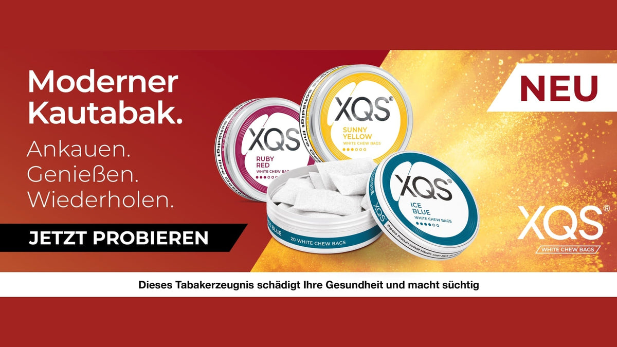 XQS White Chew Bags Banner mit den Dosen Ruby Red und Sunny Yellow, einer geöffneten Ice Blue Dose mit weißen Beuteln und dem Schriftzug Moderner Kautabak - Ankauen, Genießen, Wiederholen