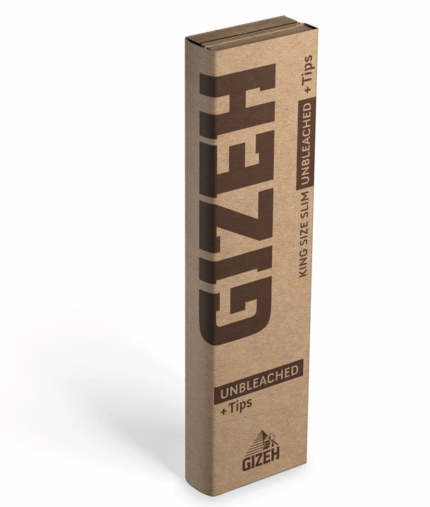 GIZEH Unbleached King Size Slim + Tips Blättchen 34 Blatt Packung, natürliche Kombipackung, seitlich fotografiert