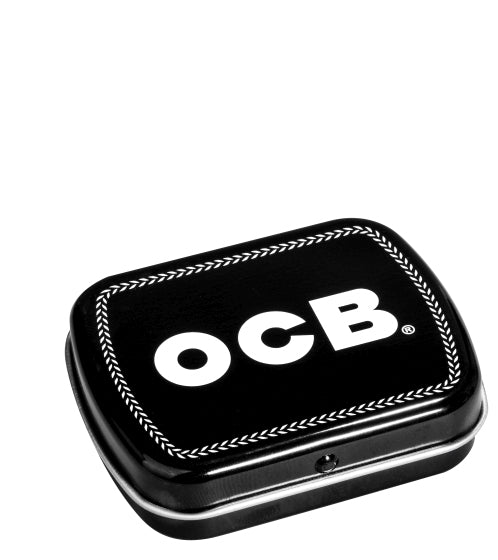 OCB Metall Box schwarz, geschlossen, Aufbewahrungsdose mit weißem OCB Logo, ideal für Tips und Zubehör