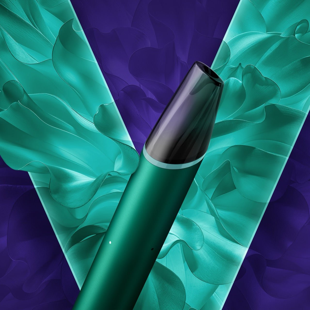 VEEV NOW ULTRA Classic Mint – stilvoll präsentierte Vape vor kühl-blauem Hintergrund