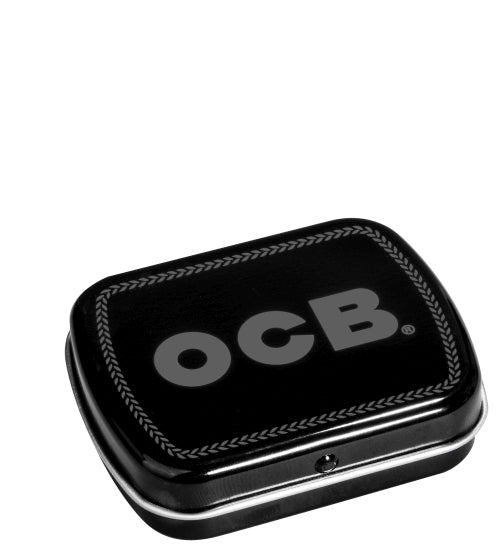OCB Metall Box schwarz, geschlossen, Aufbewahrungsdose mit silbernem OCB Logo, perfekt für Drehzubehör