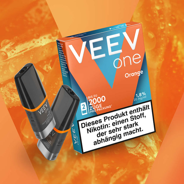 VEEV ONE Pods Orange mit zwei Pods und Verpackung vor orangem Hintergrund